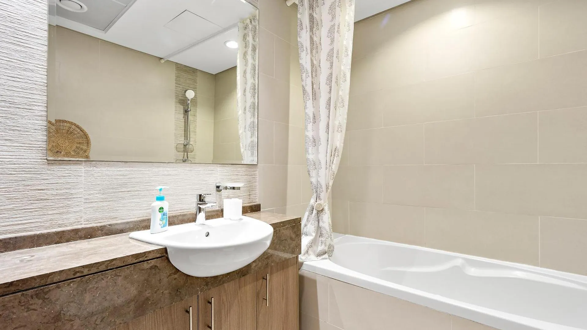 Silkhaus Luxury 1Bdr Near Nyu Abu Dhabiアパートメント